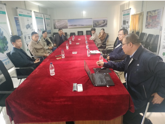 河北省重點(diǎn)辦李主任、市發(fā)改委重點(diǎn)辦張魁主任等領(lǐng)導(dǎo)到訪精工綠筑項(xiàng)目部(圖1)